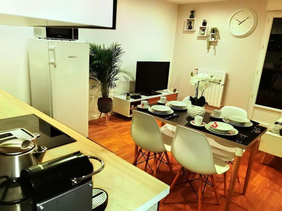Chaleureuse Maisonnette Lyon Meyzieu